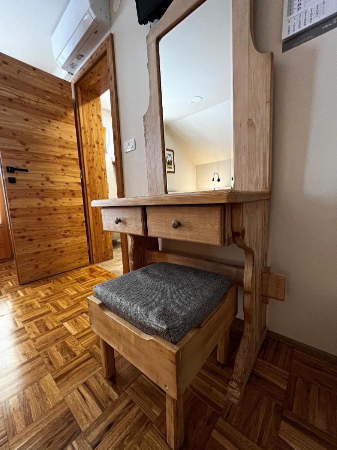 Guesthouse Smogavc Зрече Екстер'єр фото