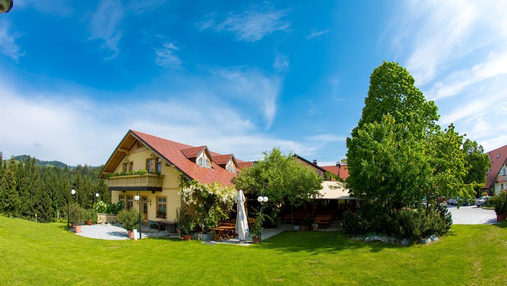 Guesthouse Smogavc Зрече Екстер'єр фото