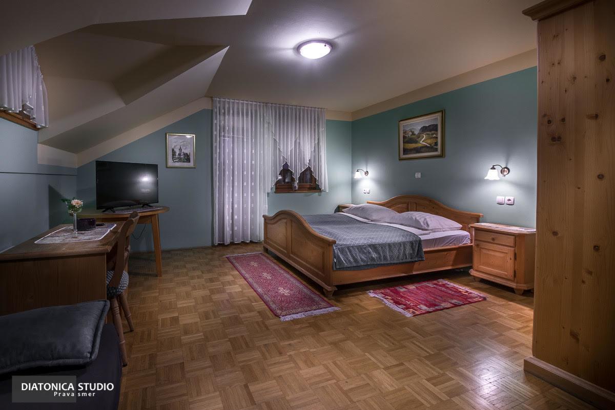 Guesthouse Smogavc Зрече Екстер'єр фото